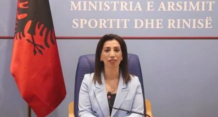 Nisin konsultimet per nxenesit ne 1 Shtator, Kushi: Mesuesit page per oret shtese